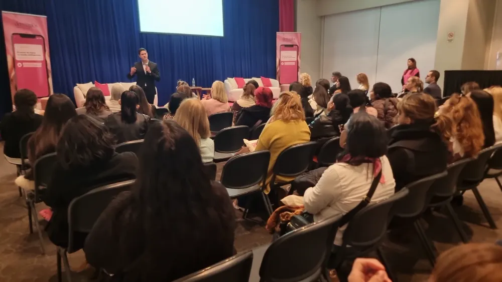 Una clase de la Academia GIGNiT